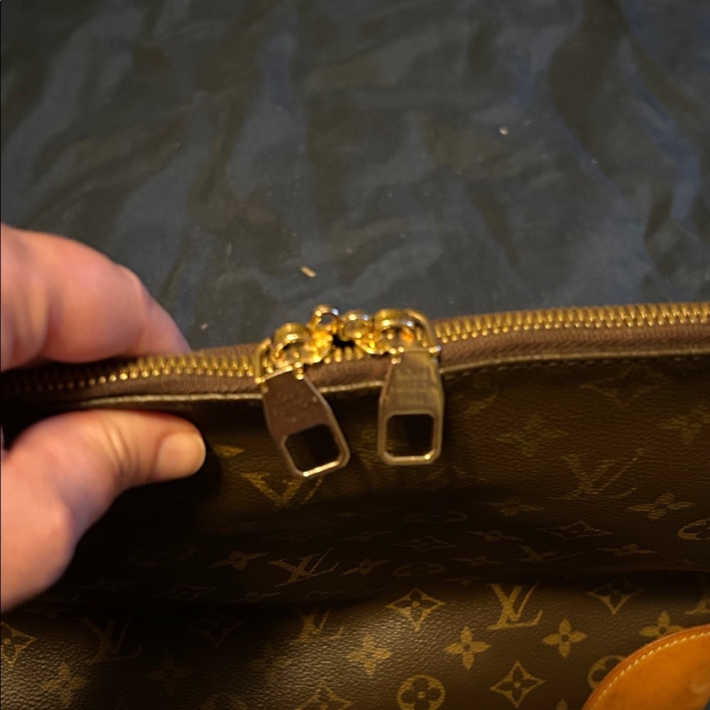 Louis Vuitton Brown Monogram Shoulder Bag - Picture 8 of 15